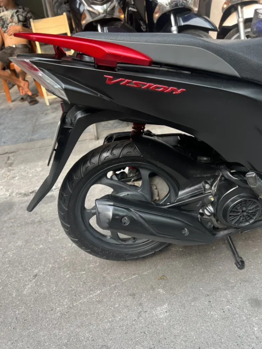 Xe vision cũ màu đen