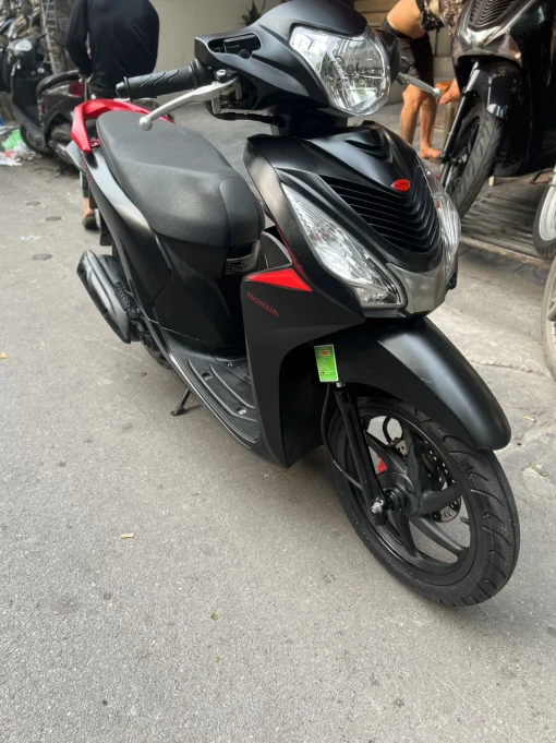 Xe vision cũ màu đen
